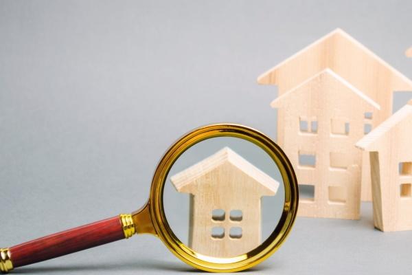 Sign that says: "What happens in the man cave stays in the man cave"